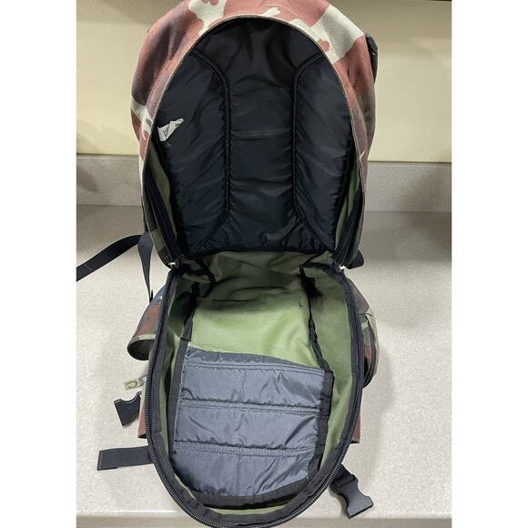 Clive Camouflage Backpack Travel Bag Hiking Go Bag Outdoors - Picture 12 of 13